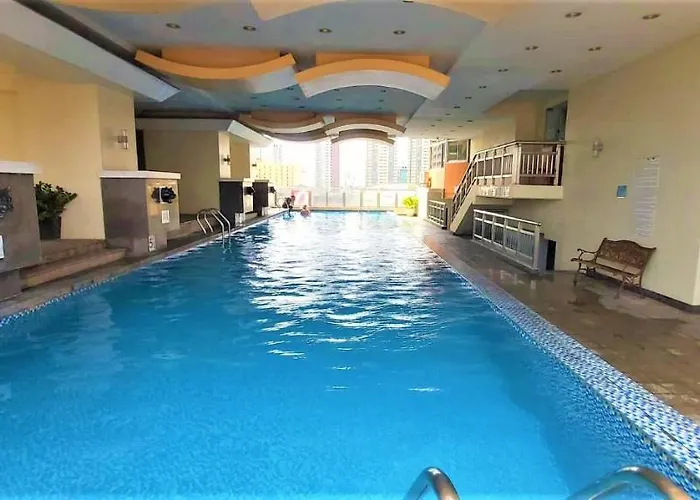 Birchtower With Balcony & Pool - Carosa Staycation Апартаменты *
