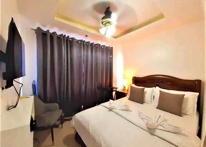 Апартаменты Birchtower With Balcony & Pool - Carosa Staycation Манила