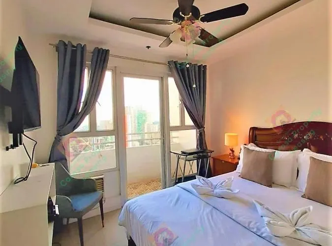 Birchtower With Balcony & Pool - Carosa Staycation Апартаменты