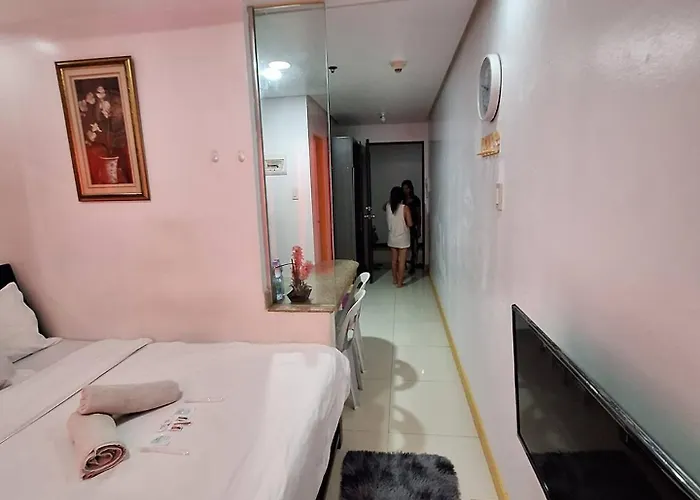 Birchtower With Balcony & Pool - Carosa Staycation *