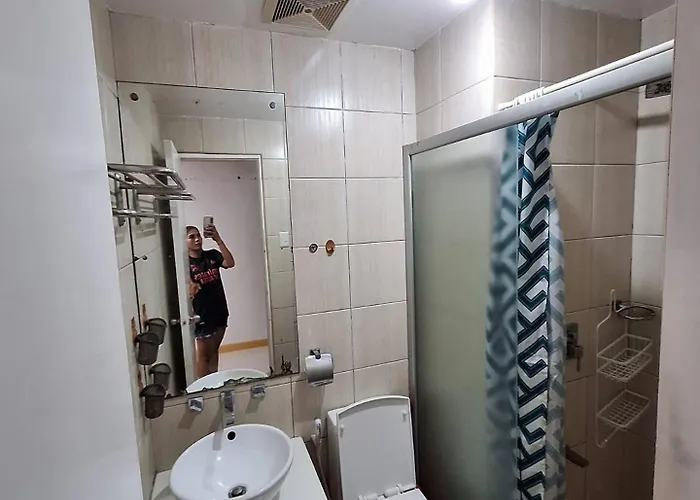 Апартаменты Birchtower With Balcony & Pool - Carosa Staycation Манила