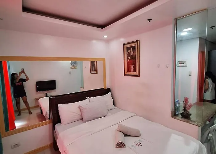 Birchtower With Balcony & Pool - Carosa Staycation *