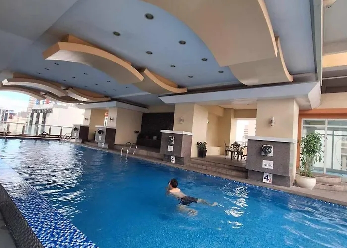 Birchtower With Balcony & Pool - Carosa Staycation Апартаменты Манила
