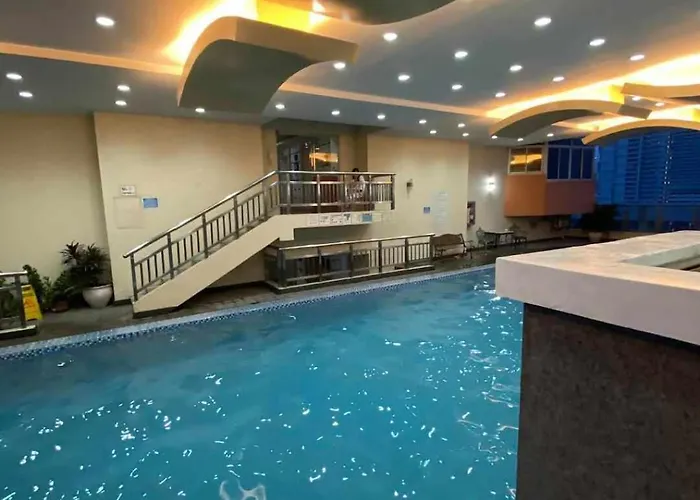 Birchtower With Balcony & Pool - Carosa Staycation Апартаменты Манила