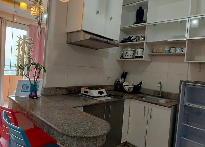 Апартаменты Birchtower With Balcony & Pool - Carosa Staycation *
